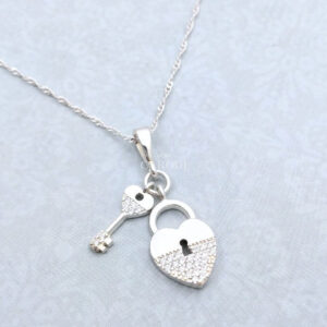 Llave con corazon, collar para regalar, Dije con llave.