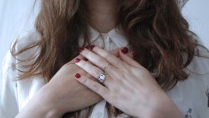 anillo de claddagh